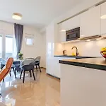 Lpl Luxury شقة