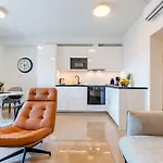 Lpl Luxury شقة *