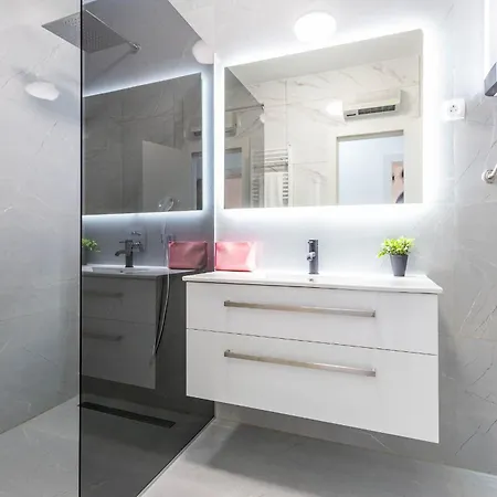 Lpl Luxury דירה *
