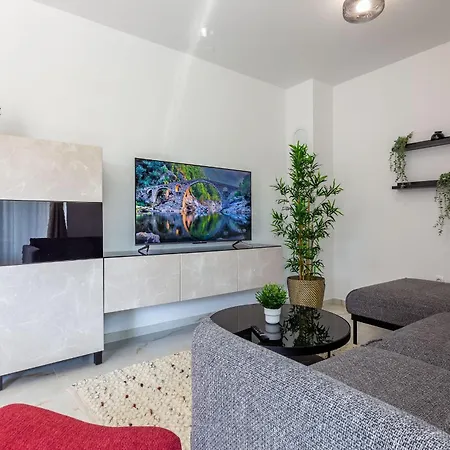 Lpl Luxury זאדאר