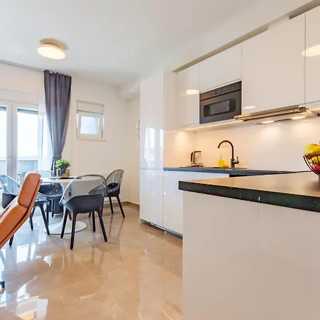 Lpl Luxury דירה