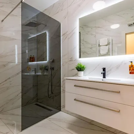 Lpl Luxury דירה זאדאר