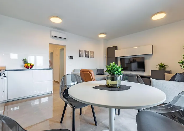 Lpl Luxury דירה *